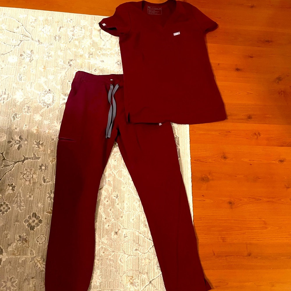 Fig’s burgundy scrub set